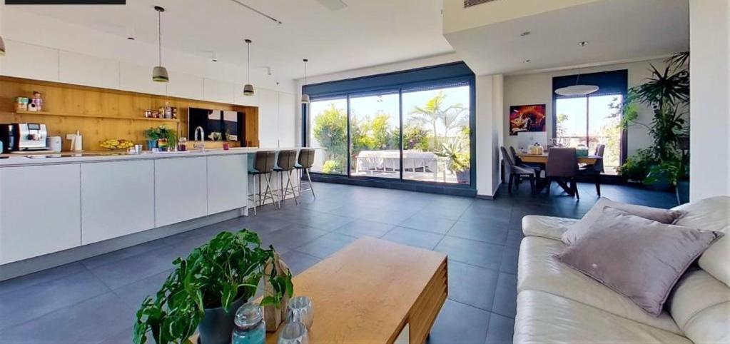 Suite And Room In A Breathtaking New Designed Penthouse In Se Tlv Tel Aviv Eksteriør billede